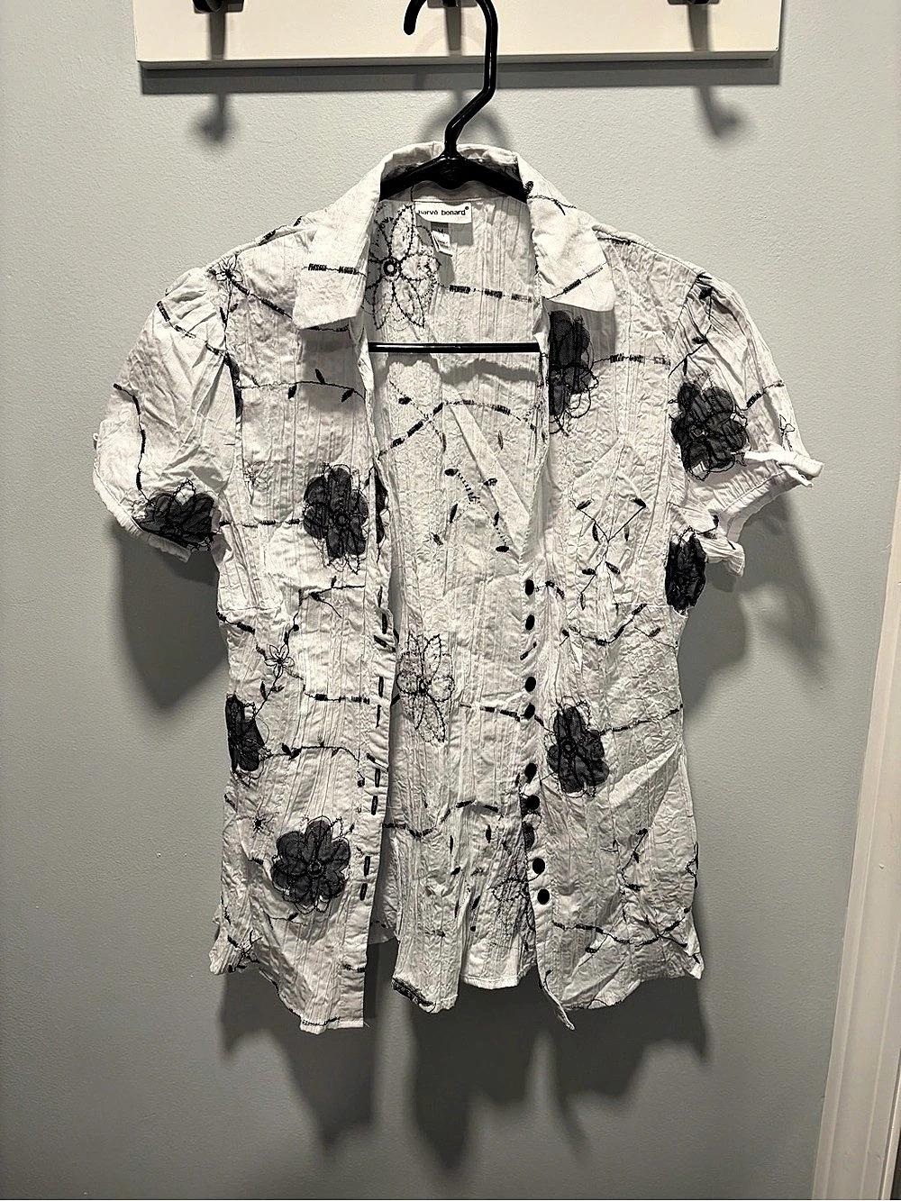 Harve Benard Floral Button Down Shirt in White & Black Size Medium